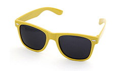 Keltaiset Wayfarer -aurinkolasit - Design nr. 3131
