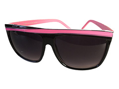 Mustat aurinkolasit pinkillä yksityiskohdalla - Design nr. 845